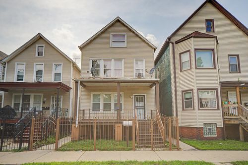 8220 S Houston Ave, Chicago, IL, 60617-2147 | Card Image