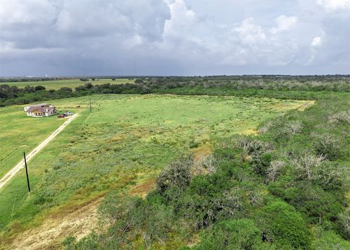956 Johnson Farms Rd, Harwood, TX, 78632-2016 | Card Image
