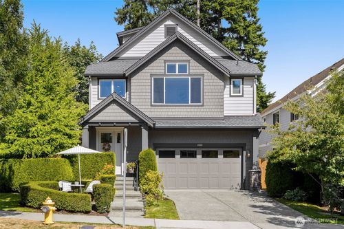 11550 174th Ave Ne, Redmond, WA, 98052-1642 | Card Image