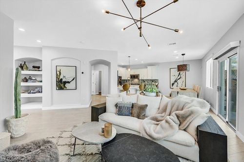271 Spectacular St, Henderson, NV, 89052-5907 | Card Image