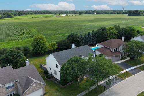 37089 N Bonnie Brae Rd, Lake Villa, IL, 60046-6769 | Card Image