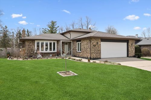 425 79th St, Willowbrook, IL, 60527-2405 | Card Image