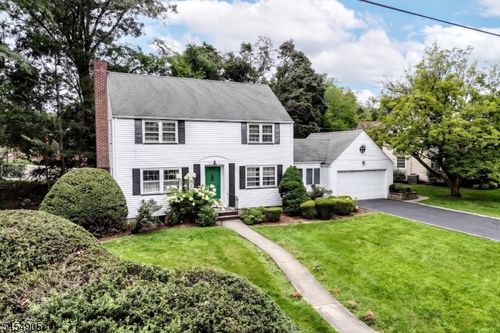 210 Rodney St, Glen Rock, NJ, 07452-2828 | Card Image
