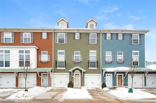 39 Grandview Dr, Rocky River, OH, 44116-2376 | Card Image