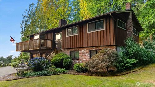 1006 Sandy Bend Rd, Castle Rock, WA, 98611-9187 | Card Image