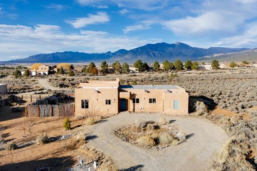 226 Las Olas Dr, Taos, NM, 87571-7195 | Card Image