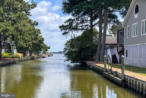 5073 Twilley Dr, CHINCOTEAGUE ISLAND, VA, 23336-3542 | Card Image