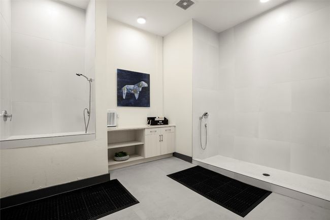 On-Site "dog spaw" for resident use. | Image 18