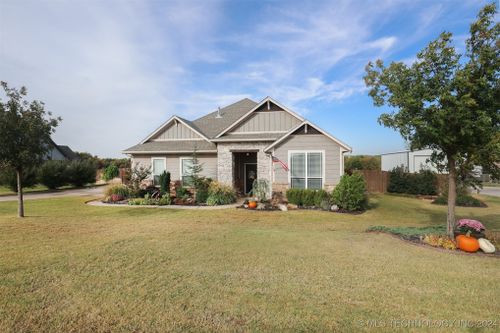 13815 Creek View, Edmond, OK, 73025 | Card Image