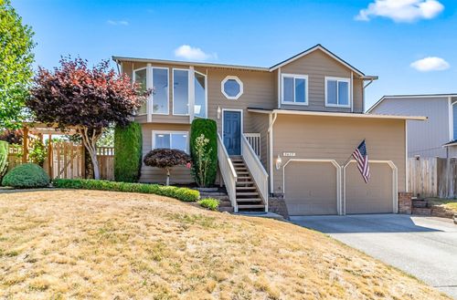 5617 78th Ave Ne, Marysville, WA, 98270-8979 | Card Image