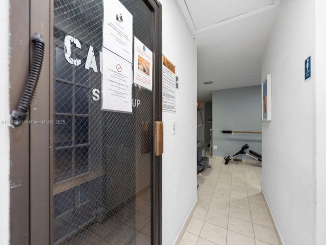 APT-1015 - 6039 Collins Ave, Condo with 1 bedrooms, 2 bathrooms and null parking in Miami Beach FL | Image 40