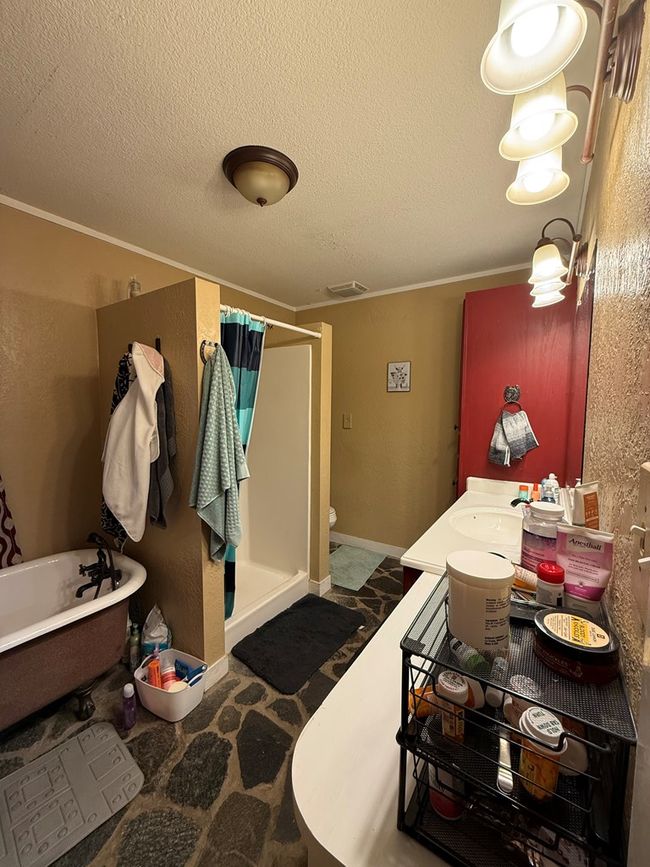 10561 W Us Highway 180, House other with 3 bedrooms, 2 bathrooms and 2 parking in Snyder TX | Image 10