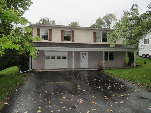 315 Aggie St, Hollidaysburg, PA, 16648-9620 | Card Image