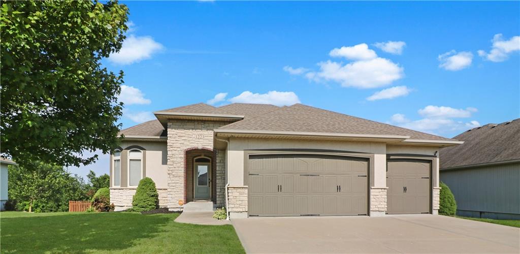 Holland Sq, Warrensburg, MO 64093