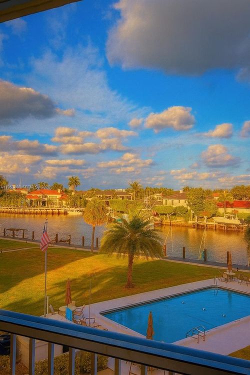 apt-305-230 N Federal Hwy, Deerfield Beach, FL, 33441-3618 | Card Image