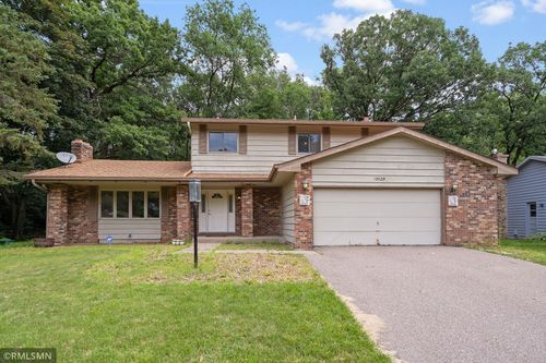 12629 Parkwood Dr, Burnsville, MN, 55337-3660 | Card Image