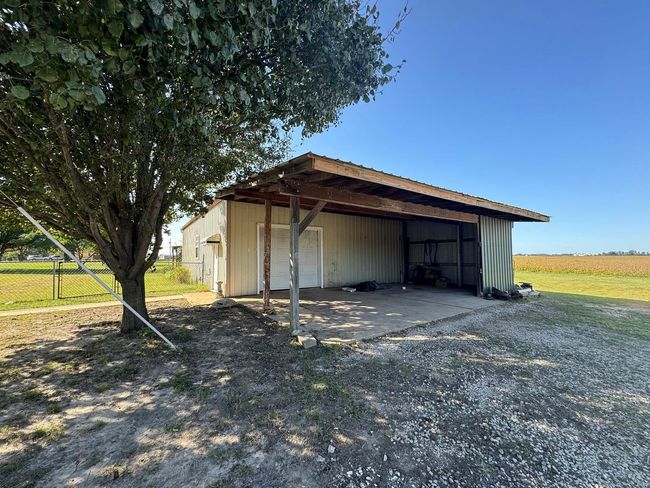View of outdoor structure | Image 28