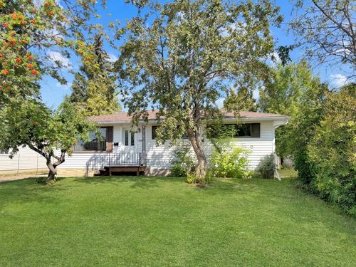 9514 99 Ave, Grande Prairie, AB, T8V0P9 | Card Image