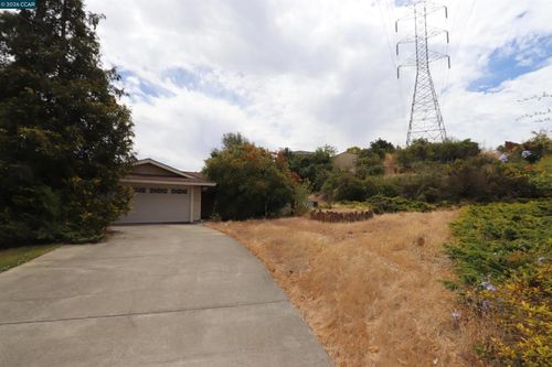 112 Zamora Ct, Vallejo, CA, 94591-6740 | Card Image