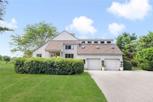 581 Middle Rd, Portsmouth, RI, 02871-2222 | Card Image