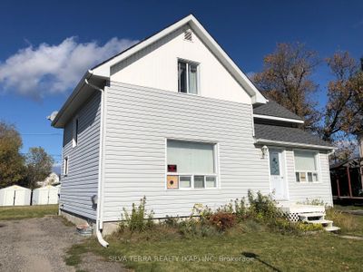 31 Cain Ave, House other with 3 bedrooms, 2 bathrooms and 2 parking in Kapuskasing ON | Image 2