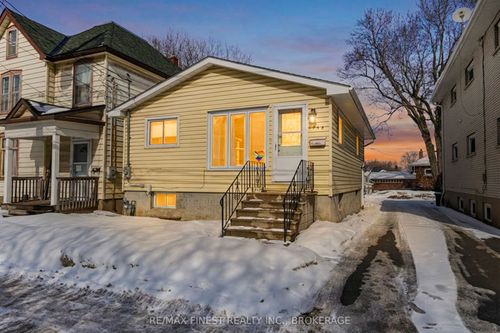 149 Pine St, Kingston, ON, K7K1W9 | Card Image