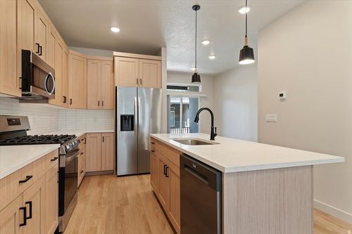 216-820 W Ivywell Ln N, North Salt Lake, UT, 84054 | Card Image