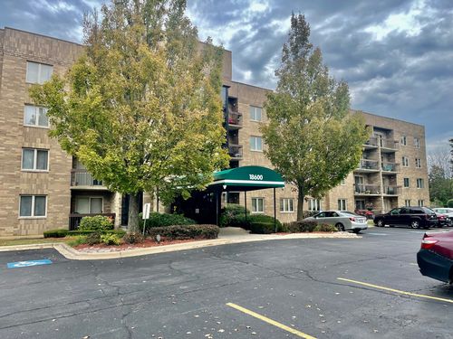 apt-310-18600 Village West Dr, Hazel Crest, IL, 60429-2459 | Card Image