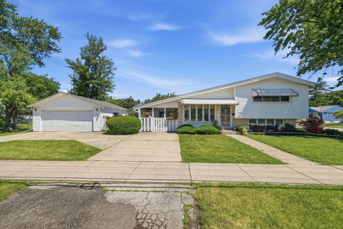 1988 E Touhy Ave, Des Plaines, IL, 60018-3616 | Card Image