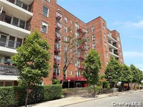 6j-84-70 129 Street, New York, NY, 11415 | Card Image