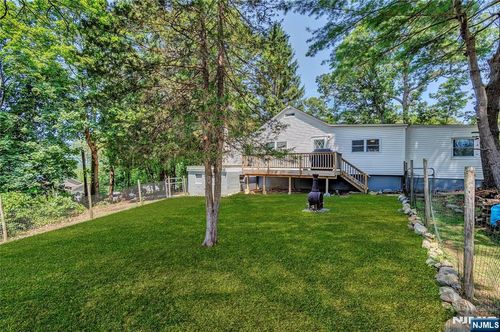 583 E Shore Rd, Hewitt, NJ, 07421-3203 | Card Image