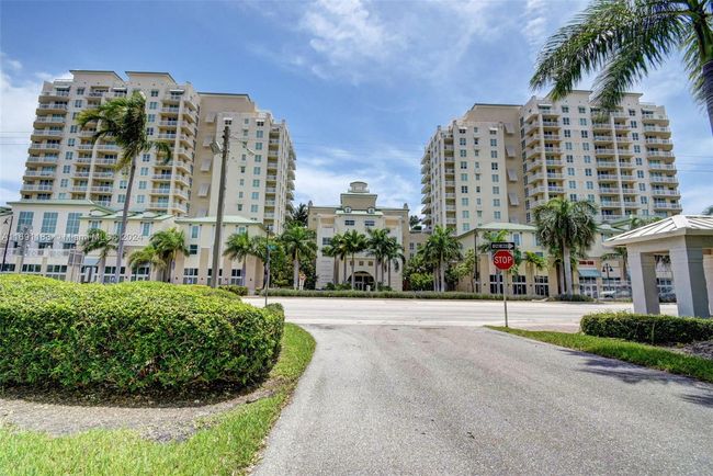 UNIT-104N - 450 N Federal Hwy, Townhouse with 3 bedrooms, 3 bathrooms and null parking in Boynton Beach FL | Image 42