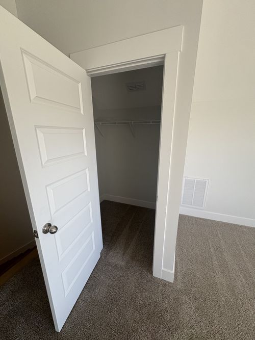 5620 Rooker Rd, Smyrna, TN, 37167-4466 | Card Image