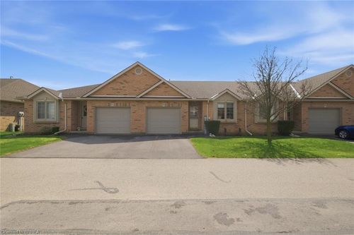 10-385 Park Rd N, Brantford, ON, N3R0A1 | Card Image