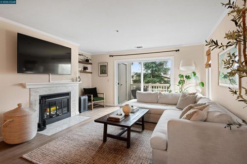 l-2721 Oak Rd, Walnut Creek, CA, 94597 | Card Image