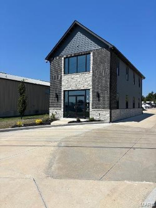 1617 W Pearce Blvd, Wentzville, MO, 63385-3893 | Card Image