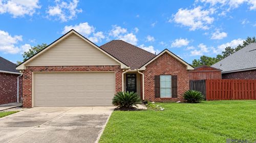 14207 Stones Throw Ct, Denham Springs, LA, 70726-8833 | Card Image