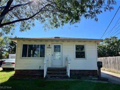 View of bungalow | Image 1