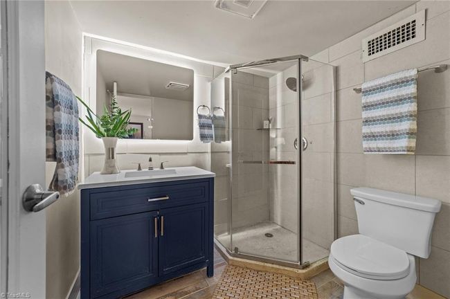 UNIT-906 - 1101 N Elm St, House other with 2 bedrooms, 2 bathrooms and null parking in Greensboro NC | Image 21