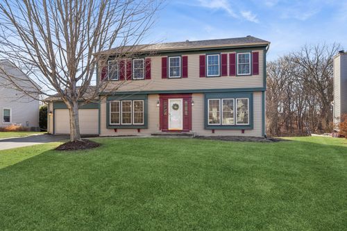 701 N Carriage Hill Rd, Island Lake, IL, 60042-8432 | Card Image