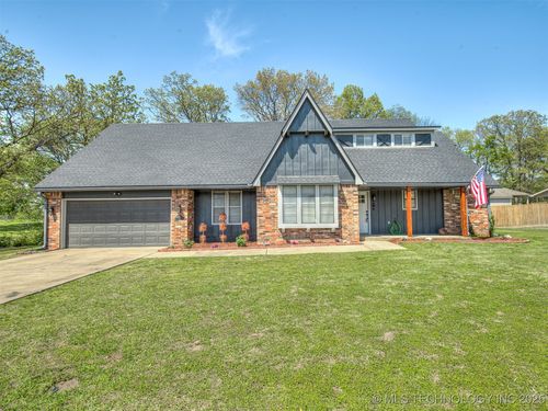 1701 Country Club Dr, Okmulgee, OK, 74447-7101 | Card Image