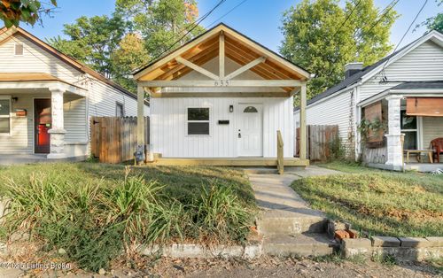 635 Lynn St, Louisville, KY, 40217-1966 | Card Image
