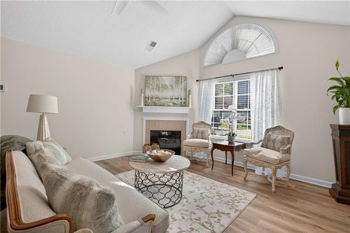 303 Village Ln, Roswell, GA, 30075-5885 | Card Image
