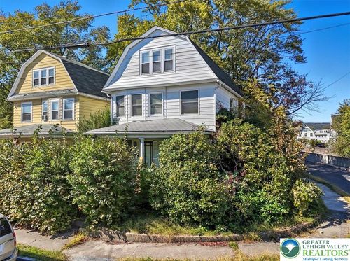 57 Regent St, Wilkes Barre, PA, 18702-3424 | Card Image