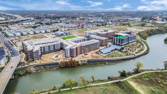 Spanning over 150 acres, East River is designed to capture our city’s energy and excitement. Rising along Buffalo Bayou, East River is channeling Houston’s can-do spirit into a mixed-use development built for inventors, builders, creators, and connectors just minutes from Downtown. | Image 18