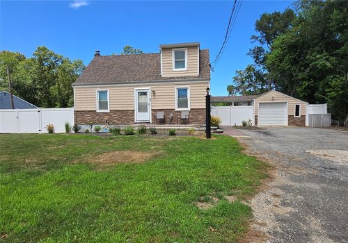 339 Forest Ln, Smithtown, NY, 11787-4410 | Card Image