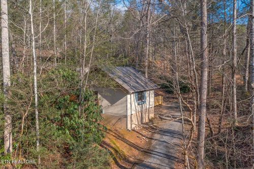 216 Whaley Dr, Gatlinburg, TN, 37738-5933 | Card Image