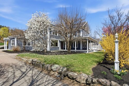 33 Blake Cir, Marlborough, MA, 01752-2797 | Card Image