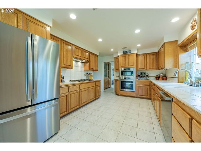 1705 River Pointe Loop, House other with 4 bedrooms, 2 bathrooms and 2 parking in Eugene OR | Image 12
