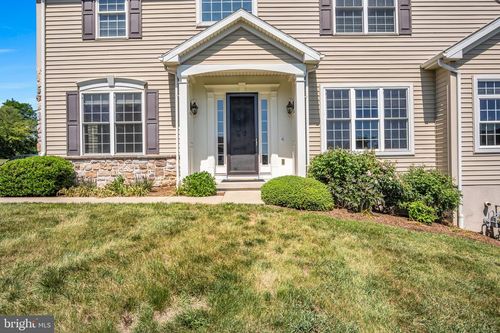 427 Carmella Dr, MECHANICSBURG, PA, 17050-3718 | Card Image